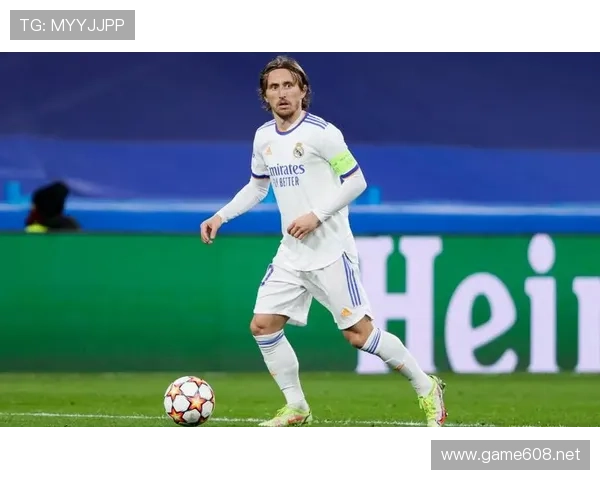 莫德里奇外脚背传球技术解析