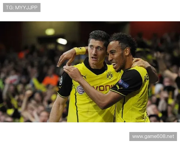 莱万多夫斯基德甲金靴含金量与历史地位解析 莱万多夫斯基德甲金靴含金量与历史地位解析