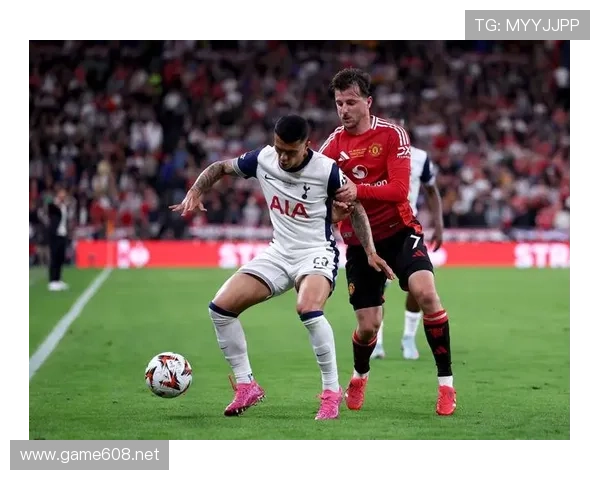 曼联控球率虚高伴随中场不稳,近期表现波动对赛季走势形成制约 曼联控球率虚高伴随中场不稳,近期表现波动对赛季走势形成制约